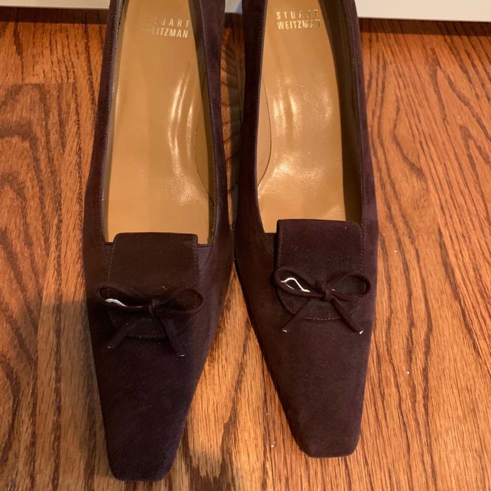 Brown suede Stuart Weitzman kitten heels